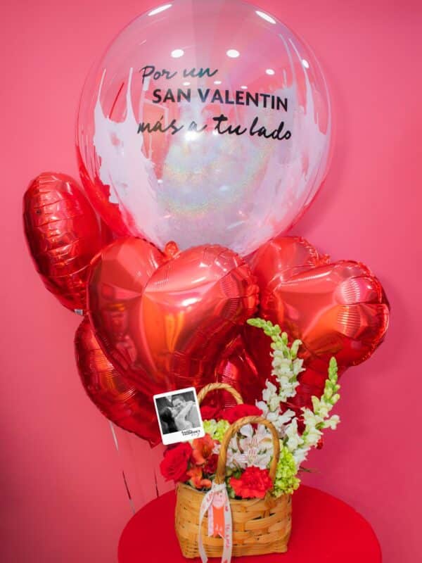 BURBUJA + 5 CORAZONES + FLORES