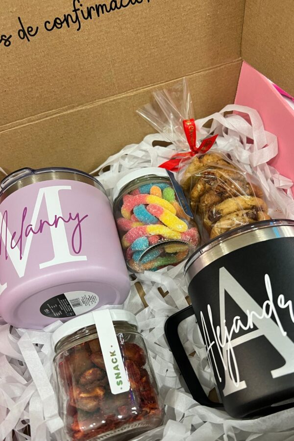 Caja Tazas + Galletas + Snacks